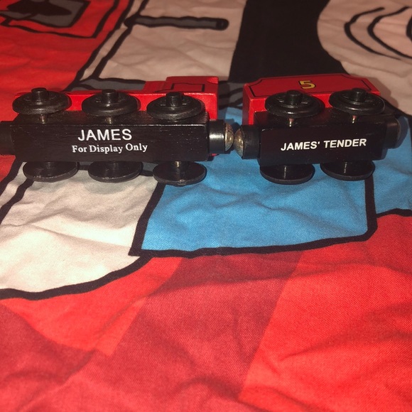 Thomas the Train James & Tender “for display only” - Picture 4 of 7
